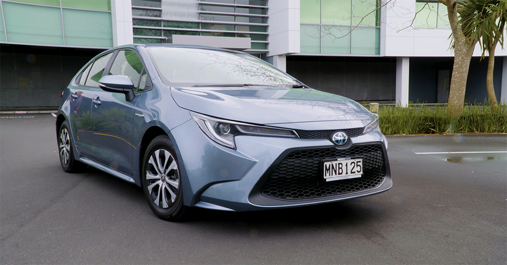 New Small Car Test Video - 2020 Toyota Corolla Sedan | Car Tests