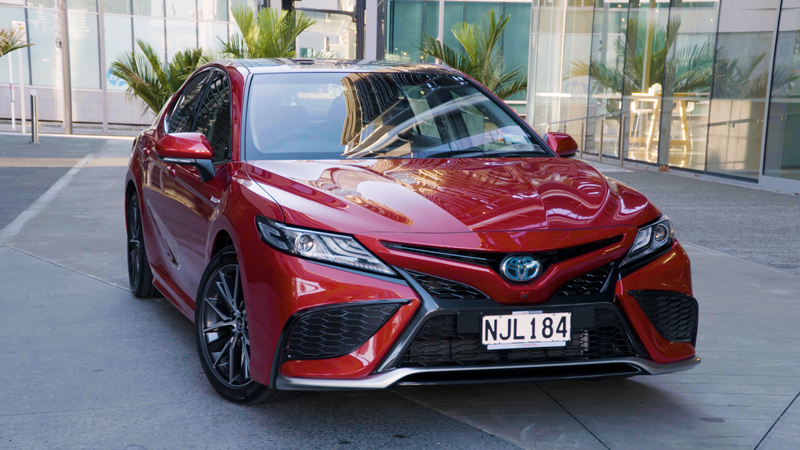 2021 Toyota Camry ZR Hybrid | Car Tests